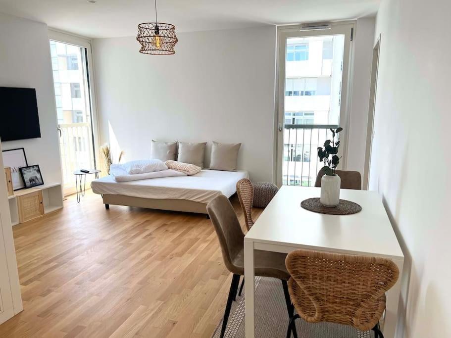 Donaublick Oasis: Stylische Wohnung Viena Exterior foto