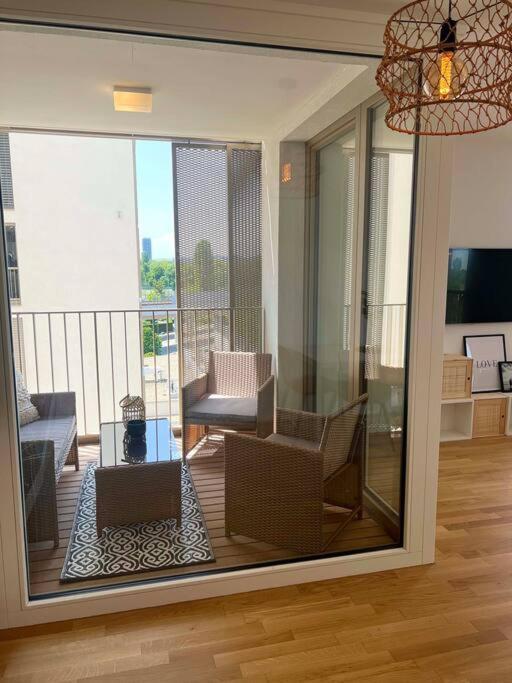 Donaublick Oasis: Stylische Wohnung Viena Exterior foto