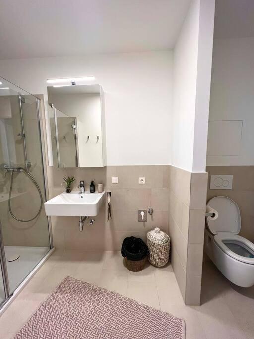 Donaublick Oasis: Stylische Wohnung Viena Exterior foto