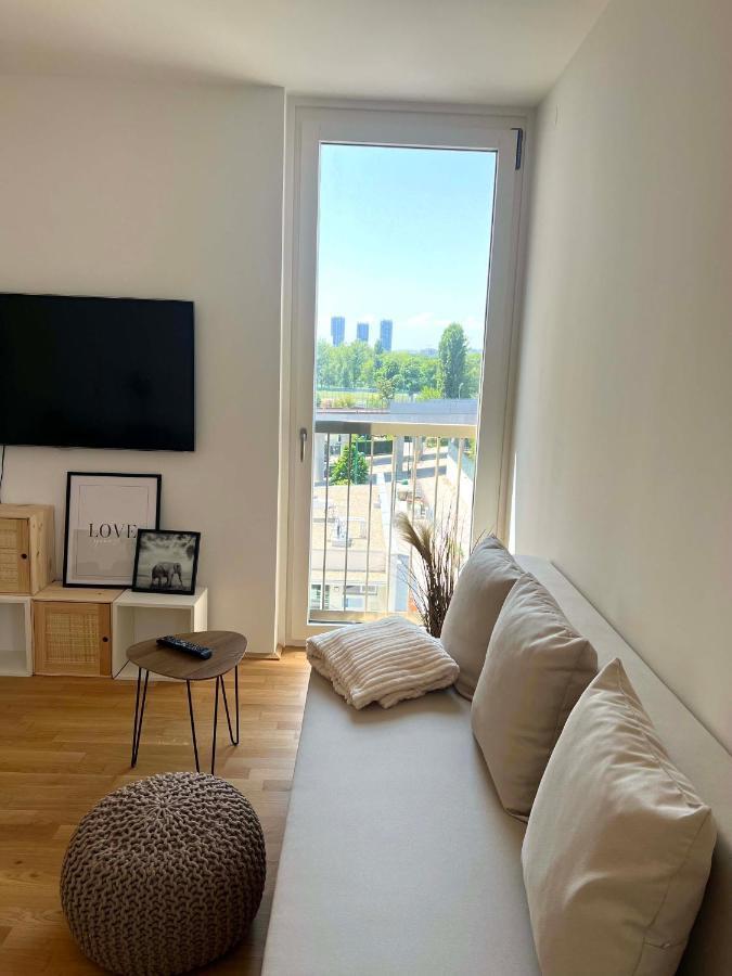 Donaublick Oasis: Stylische Wohnung Viena Exterior foto
